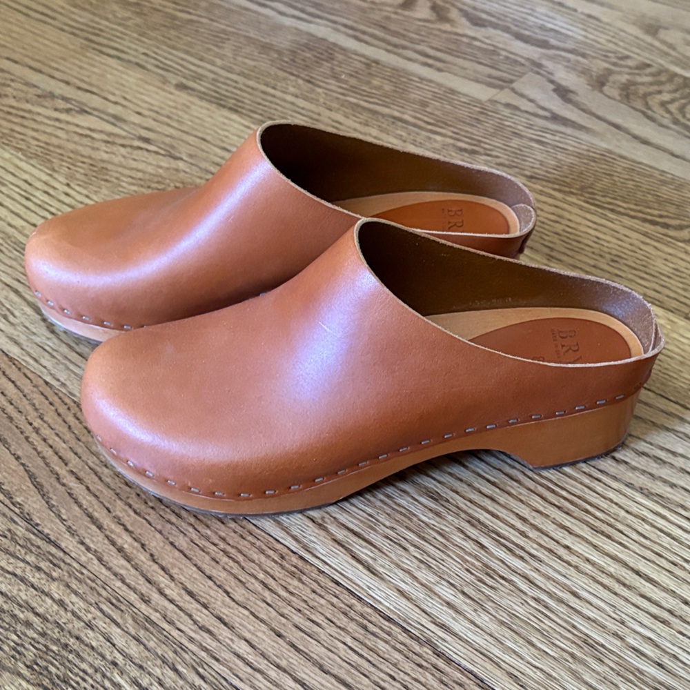 Bryr Brown Leather Worker Clogs 38